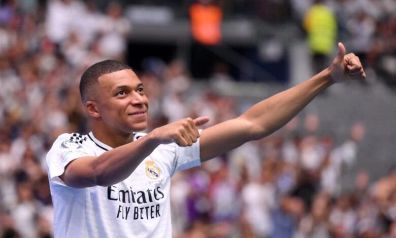 Mbappé Ulang Tahun ke-26 Langsung Borong Dua Trofi di Madrid